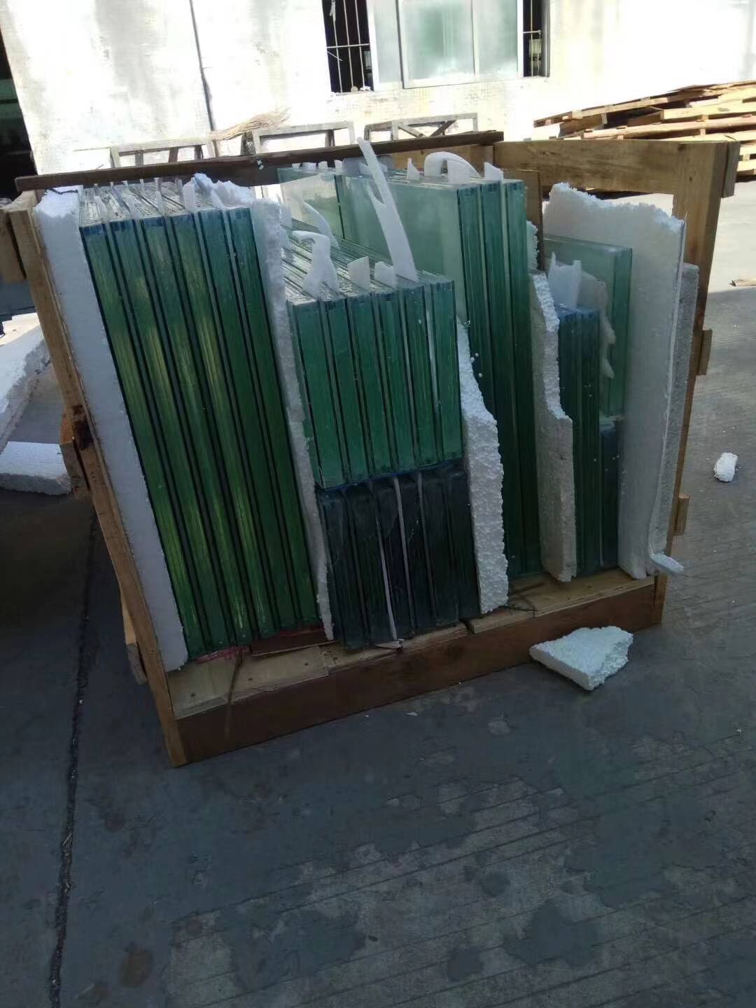 ��������